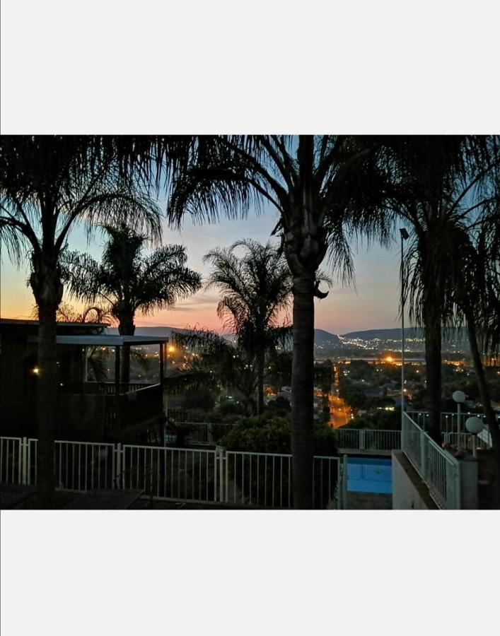 Palm View Guest House Pretoria-Noord エクステリア 写真