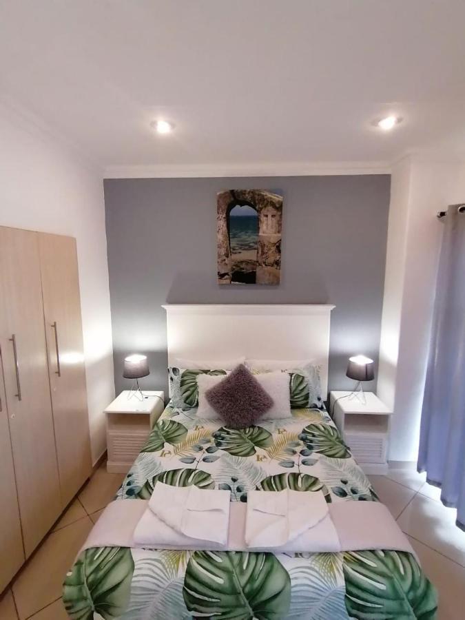 Palm View Guest House Pretoria-Noord エクステリア 写真