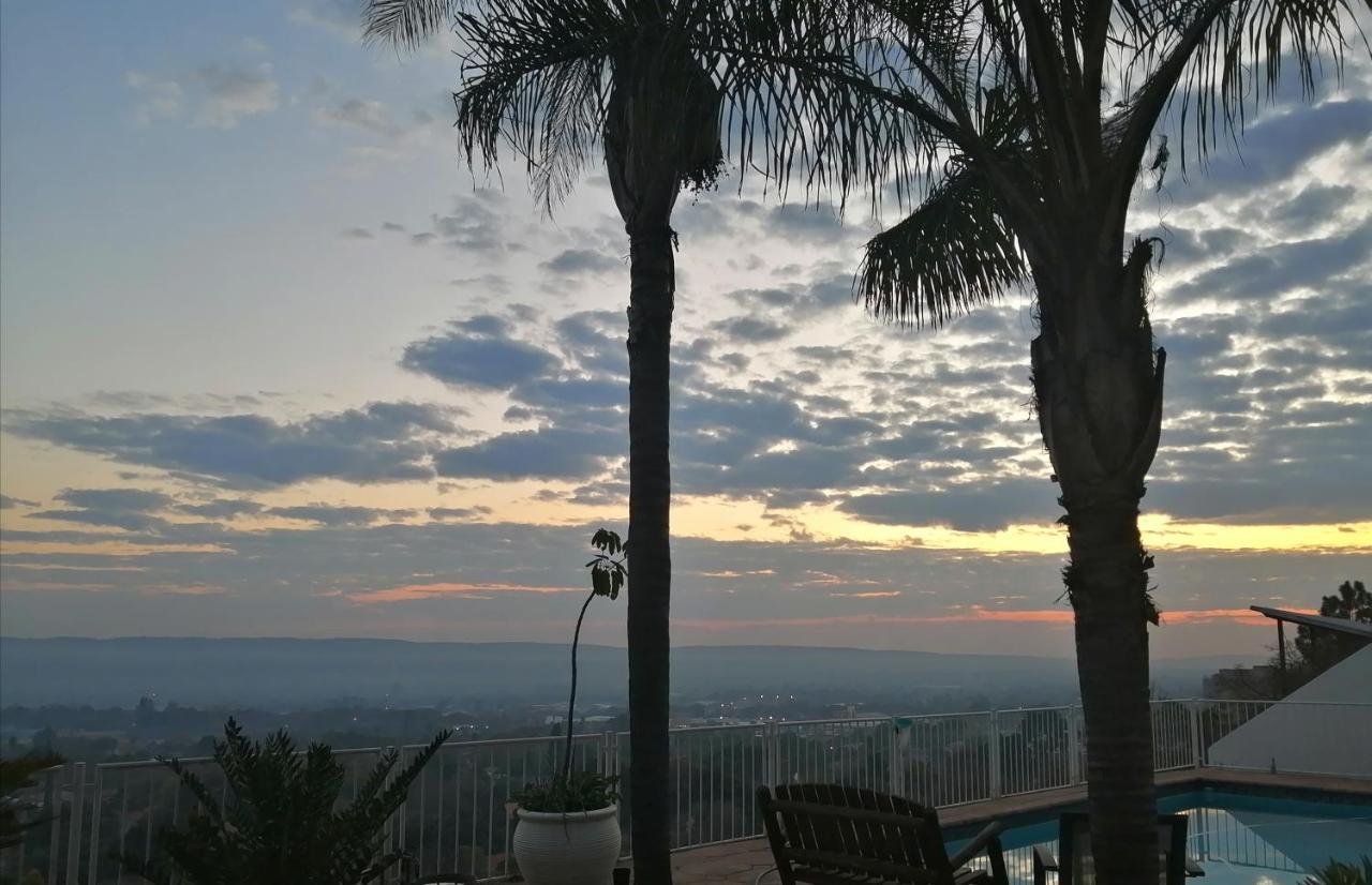 Palm View Guest House Pretoria-Noord エクステリア 写真