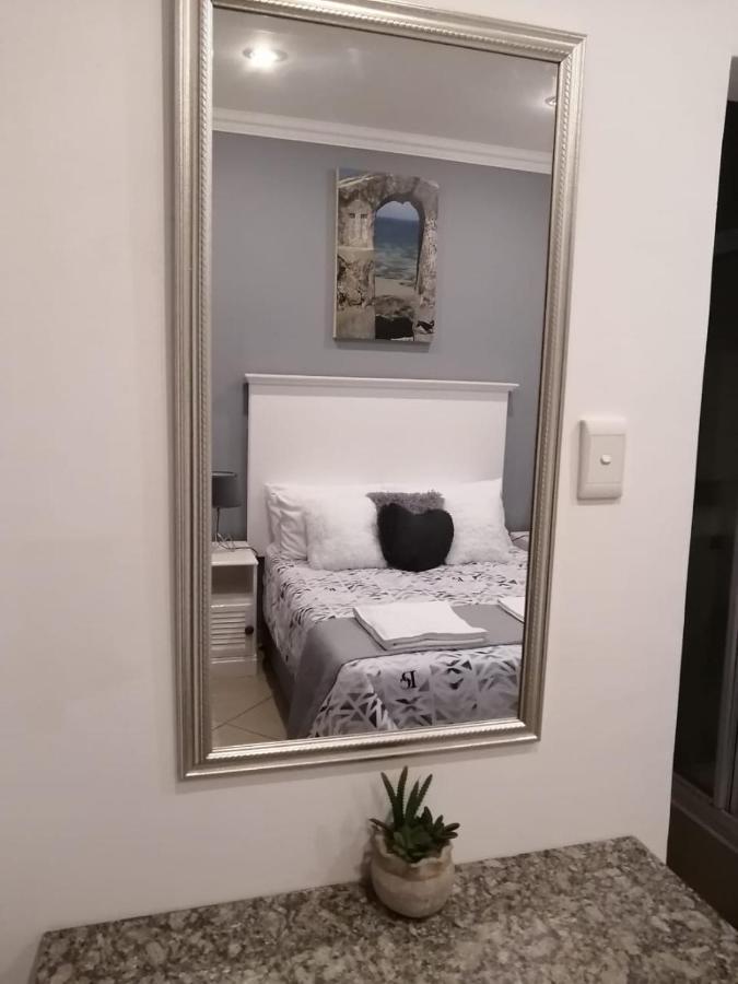Palm View Guest House Pretoria-Noord エクステリア 写真