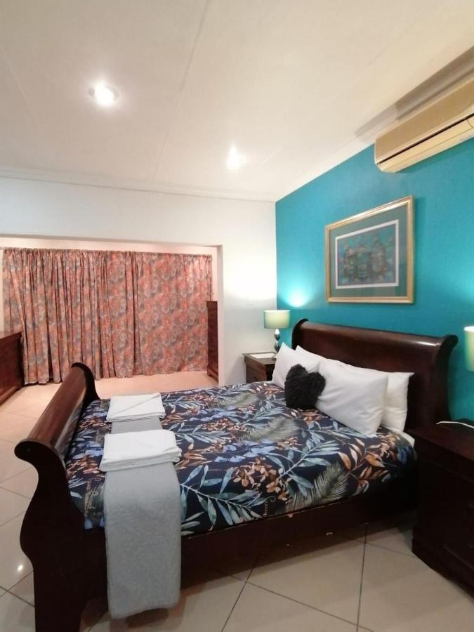 Palm View Guest House Pretoria-Noord エクステリア 写真