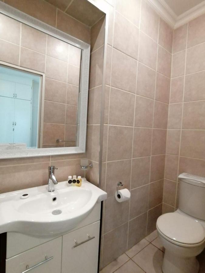 Palm View Guest House Pretoria-Noord エクステリア 写真
