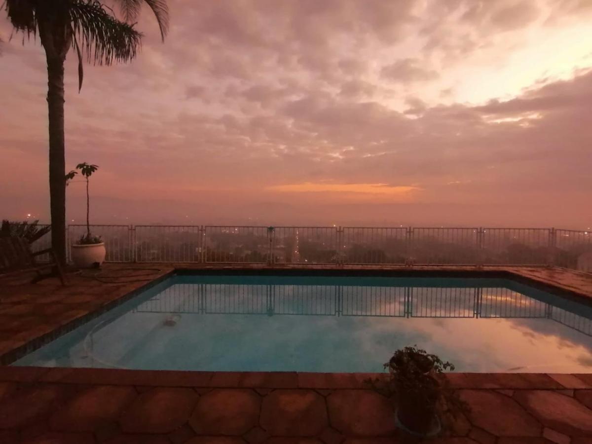 Palm View Guest House Pretoria-Noord エクステリア 写真