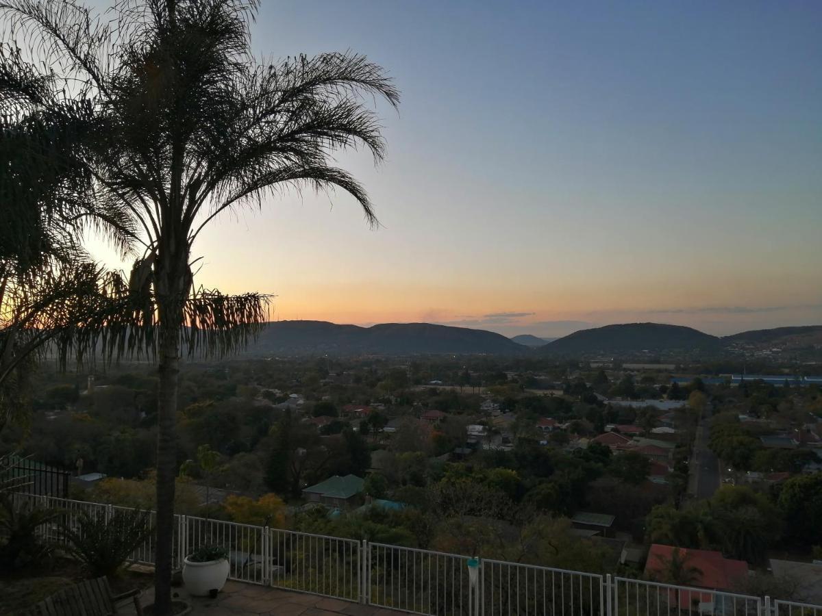 Palm View Guest House Pretoria-Noord エクステリア 写真